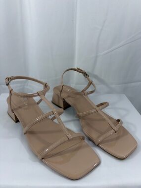 NWT Bandolino Women’s Size 8 Beige Strappy Low Block Heel Sandals